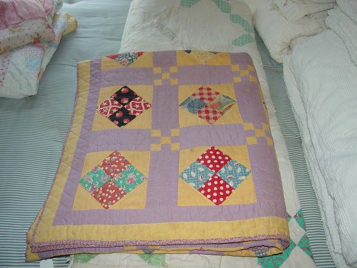 Hand quilted quilt, full size, excellent condition