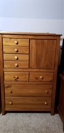 Chest of drawers.
