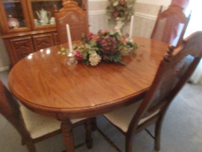 DINING ROOM TABLE