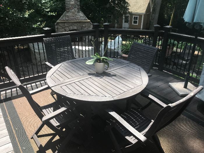 Painted outdoor table & 6 chairs
