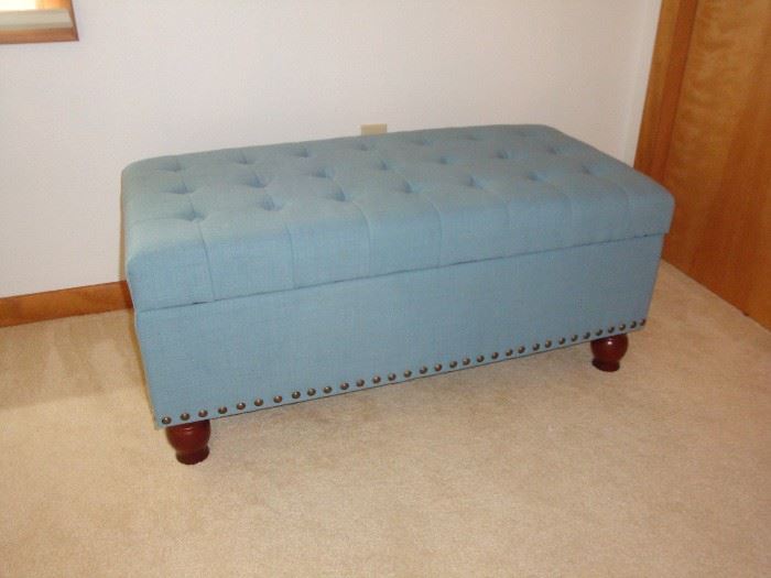 Upholstered Storage Ottoman/Bench