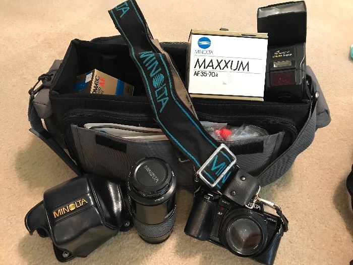 35 mm Minolta Camera~Supplies~Bag