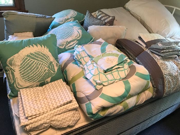 King & Full Size  Bedding  & Pillows