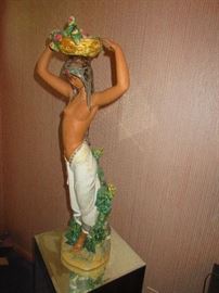 Large Lladro of Hawaiian Beauty