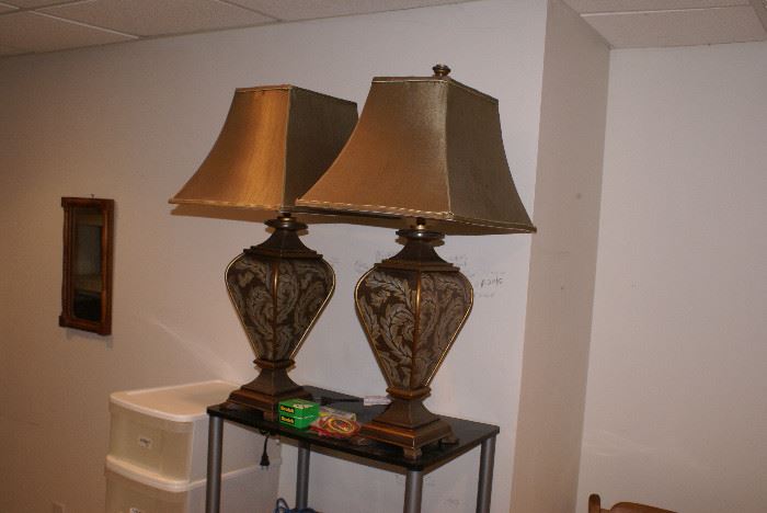 2 Matching Decorative Table Lamps 
