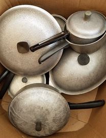 Complete set vintage Club cookware in "hammered aluminum"