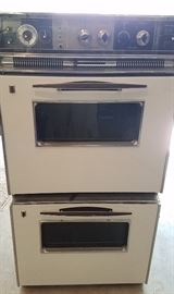 Very nice condition vintage double wall oven.