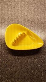 Boomerang ash tray