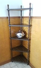 Corner shelf