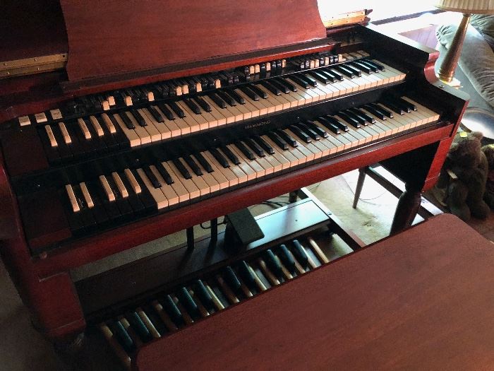 Hammond B-3 Organ