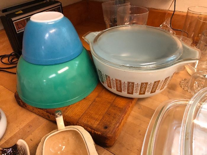 Old Pyrex nesting bowls