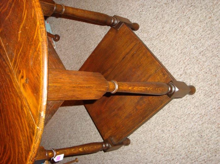Antique Oak Round Top End Table