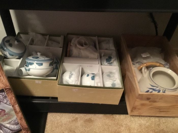 Lots of Oriental tea set