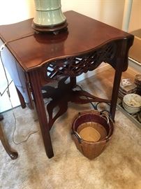 Baker Charleston collection drop leaf table