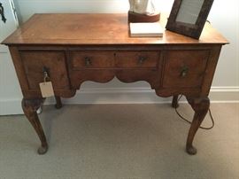 Antique vanity table