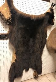 Lot 175 BLACK BEAR Hide Skin Trophy Rug. 