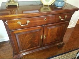 THOMASVILLE BUFFET SERVER
