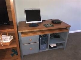 ETHAN ALLEN DESK & HUTCH