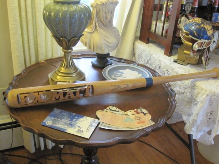 piecrust top stand, lamp, resin bust & FX MATT baseball bat
