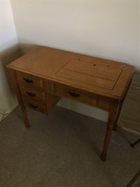sewing machine w/cabinet
