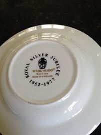 Small "Royal Silver Jubilee" (1952-1977) Wedgwood plate - made in England