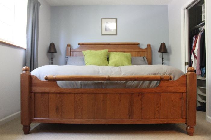 Broyhill Attic Series Oak King Size Bed