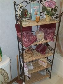 Cute bathroom shelf and decor