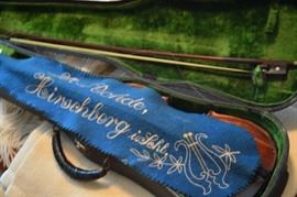 Stainer violin felt case covering.