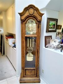 Howard Miller Grandfather Clock 1986  $400