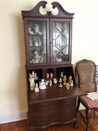 Antique Georgian style mahogany secretary desk
Excellent condition
