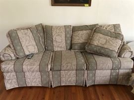 Queen sofa sleeper
Excellent condition
