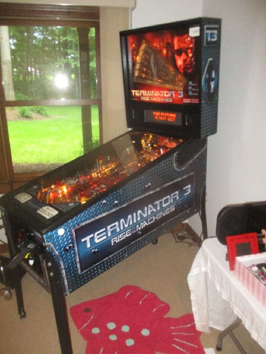 Terminator 3 rise of the Machines, pinball game, arcade machine