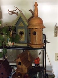 Lots of birdhouse. Bakers rack