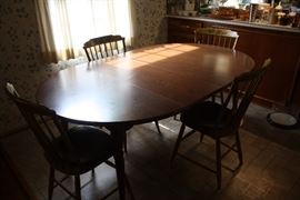 Hitchcock Dining Table with 4 Chairs