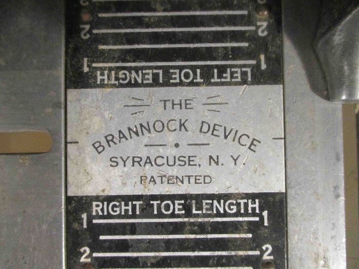 Shoe size measuring Brannock device