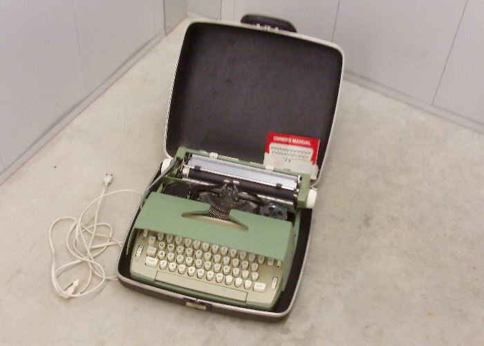 Typewriter 60s Portable