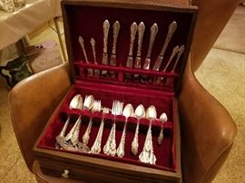 Set of Silverplate flatware in box - Oneida "Enchantment"