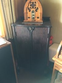 Record
Cabinet 