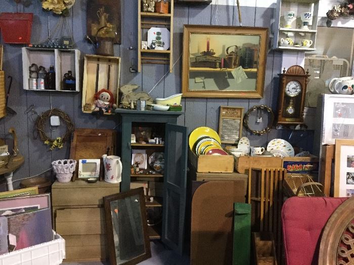 Assorted country houseware