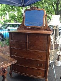 Oak Chest of Drawers