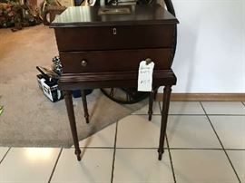 Bombay company keepsake box & stand