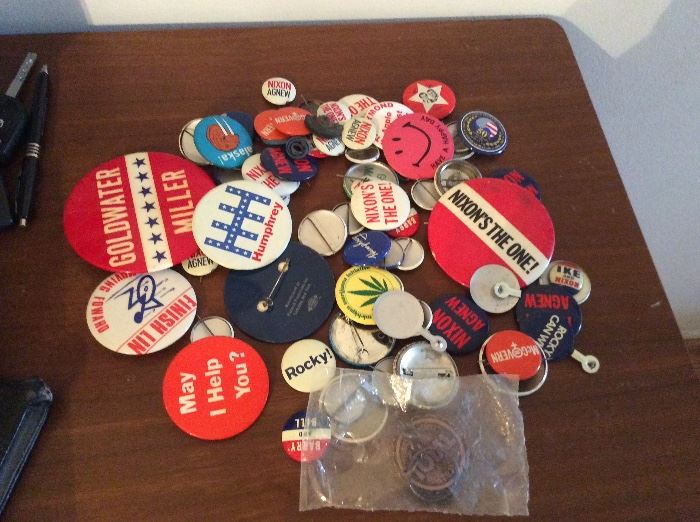 Collection vintage political buttons