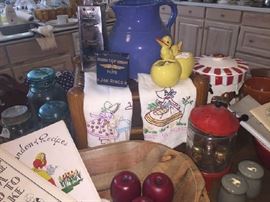 HUGE ASSORTMENT OF COOKBOOKS AND VINTAGE KITCHEN COLLECTIBLES