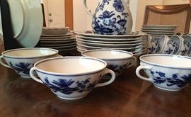 4-Bavarian "Blue Onion" Broth Bowls