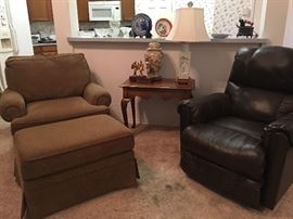 Club Chair w/Ottoman, Electric Recliner (dark brown), 