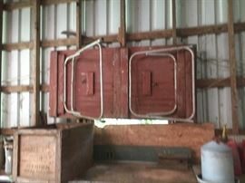 Vintage picnic table $25