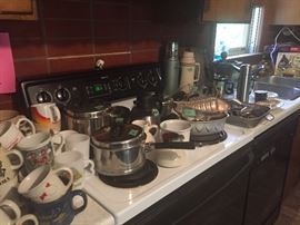 Kitchen items Make a pile make an offer