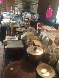 Kitchen Glassware Make a pile make an offer