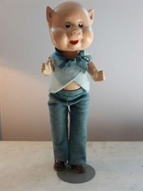 COMPOSITION CHARACTER PIG DOLL