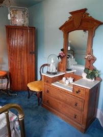 MARBLE TOP VICTORIAN DRESSER W/ MIRROR